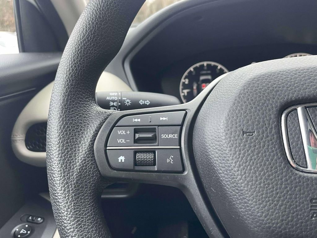 Certified 2025 Honda HR-V LX image 18