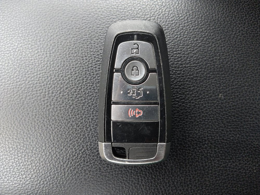 Used 2019 Ford Fusion SE FWD image 32