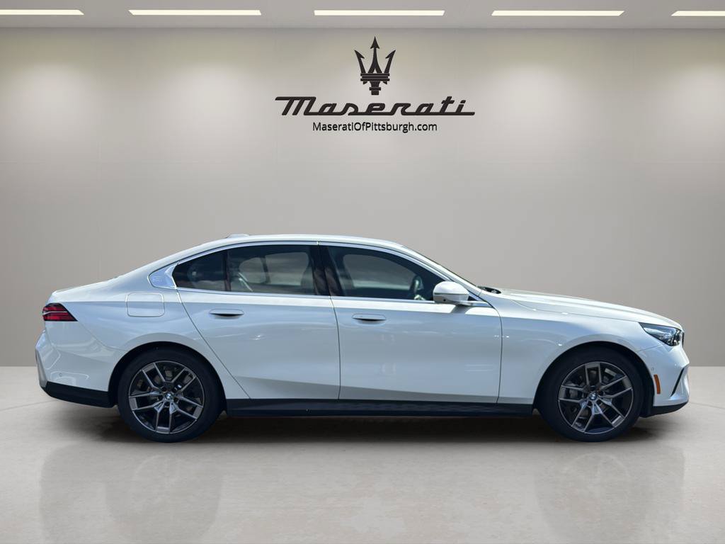 Used 2026 BMW 540i xDrive w/ Premium Package AWD/4WD image 4