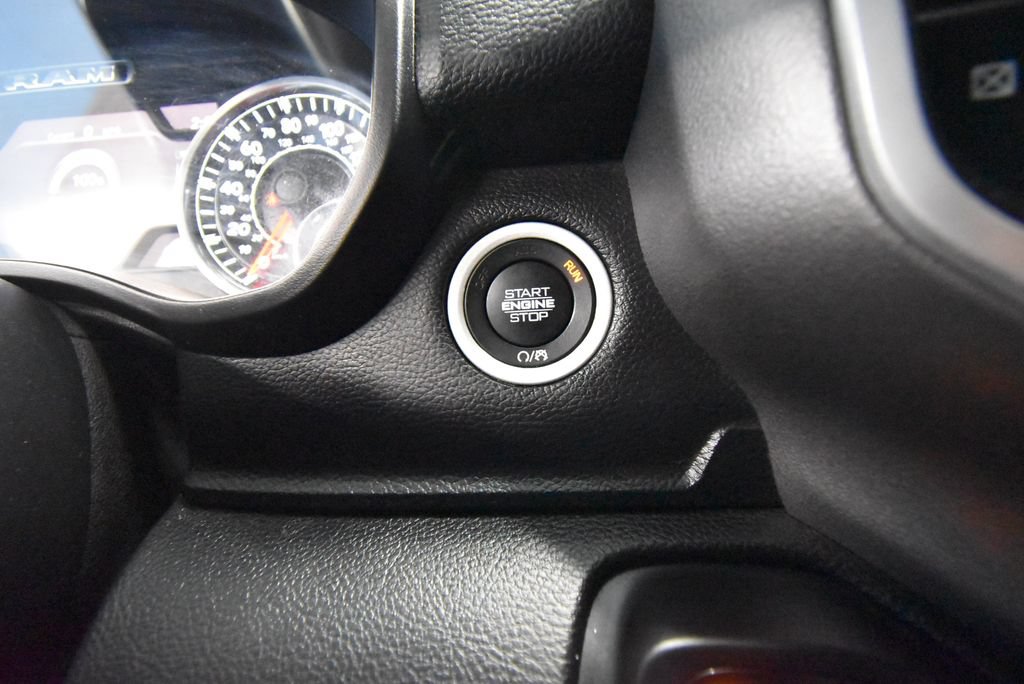 Used 2020 RAM 1500 Big Horn AWD/4WD image 14