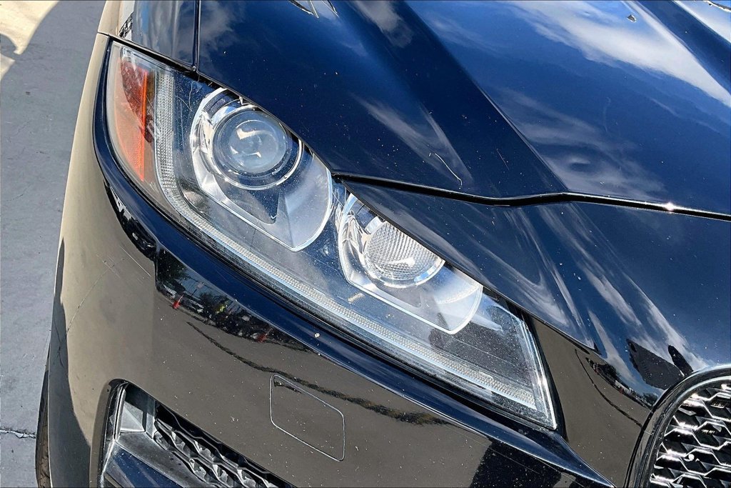 Used 2020 Jaguar F-PACE Premium AWD/4WD image 34