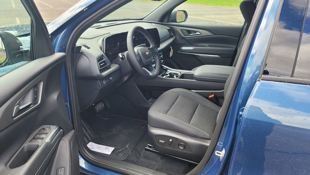 New 2026 Chevrolet Traverse LT image 18