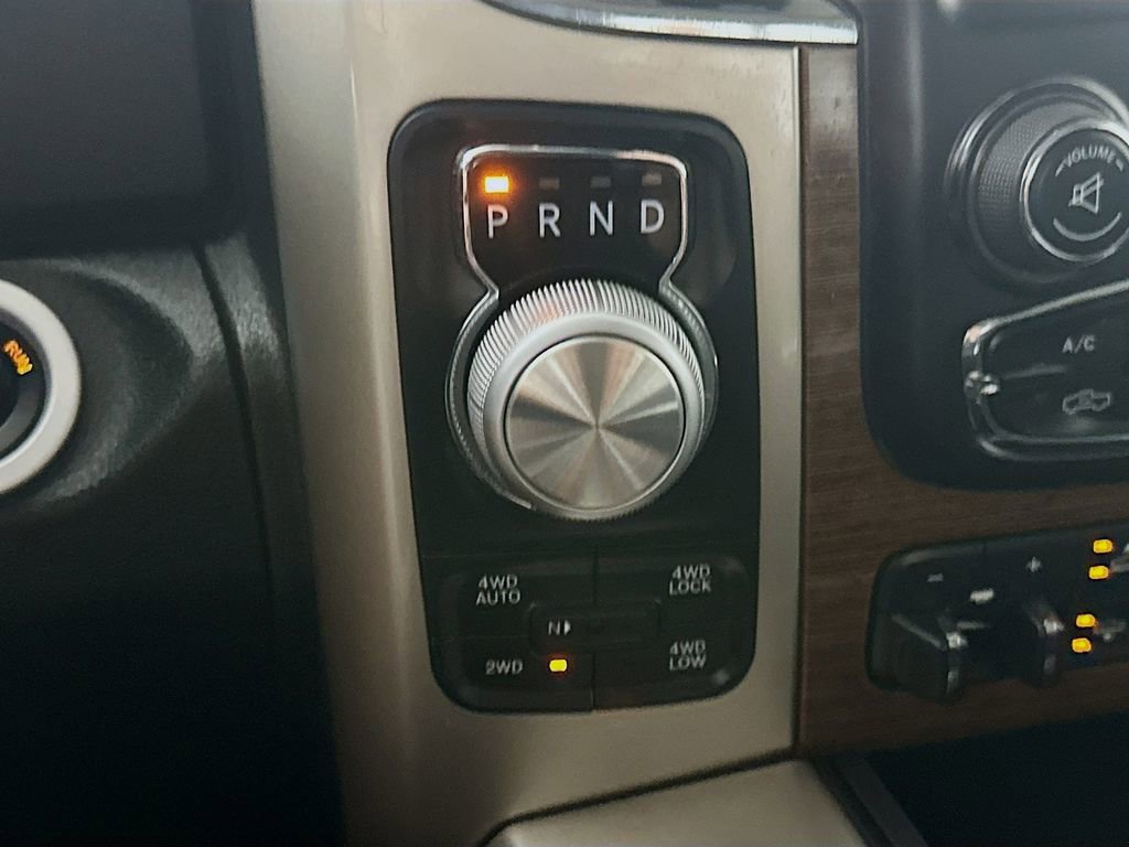 Used 2015 RAM 1500 Laramie w/ Convenience Group AWD/4WD image 16
