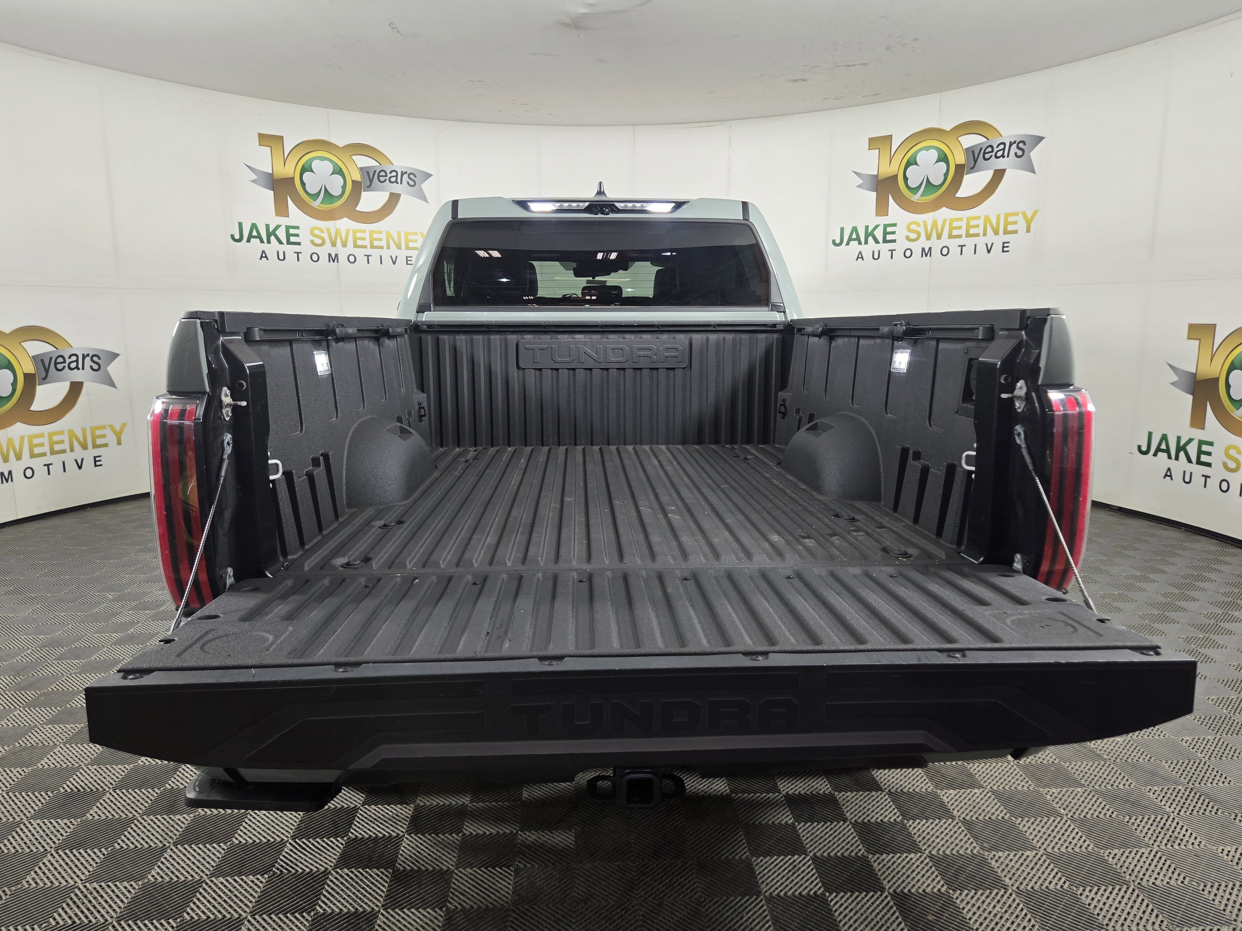 Used 2024 Toyota Tundra Platinum w/ TRD Off-Road Package AWD/4WD image 34