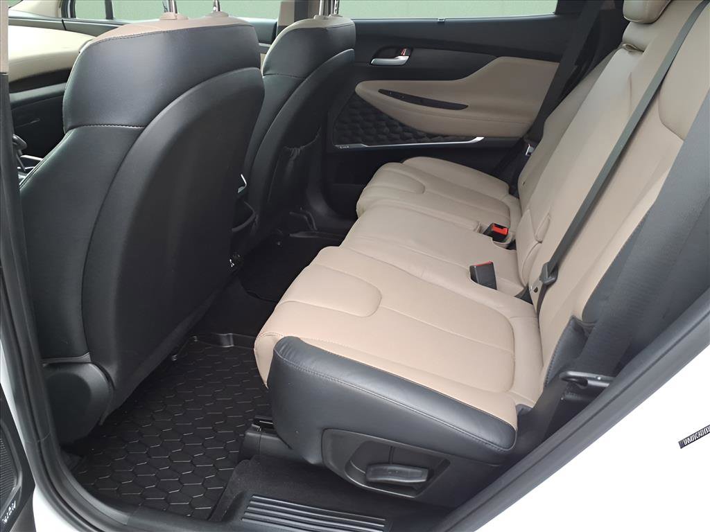 Used 2019 Hyundai Santa Fe AWD image 6