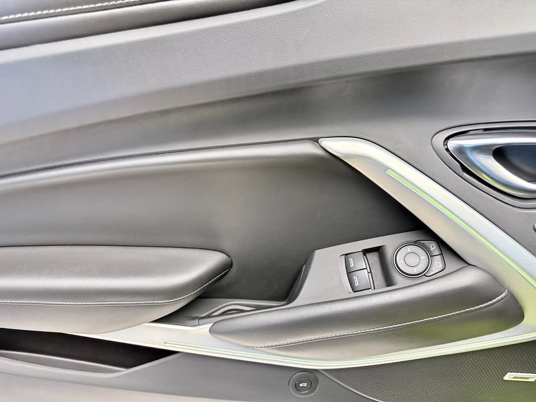 Used 2020 Chevrolet Camaro SS RWD image 15