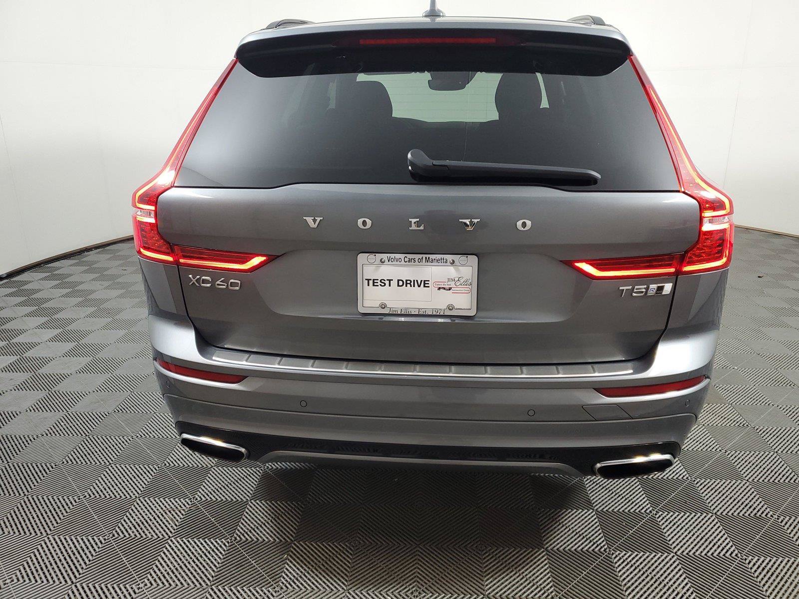 Used 2020 Volvo XC60 T5 R-Design w/ Protection Package Premier AWD/4WD image 5