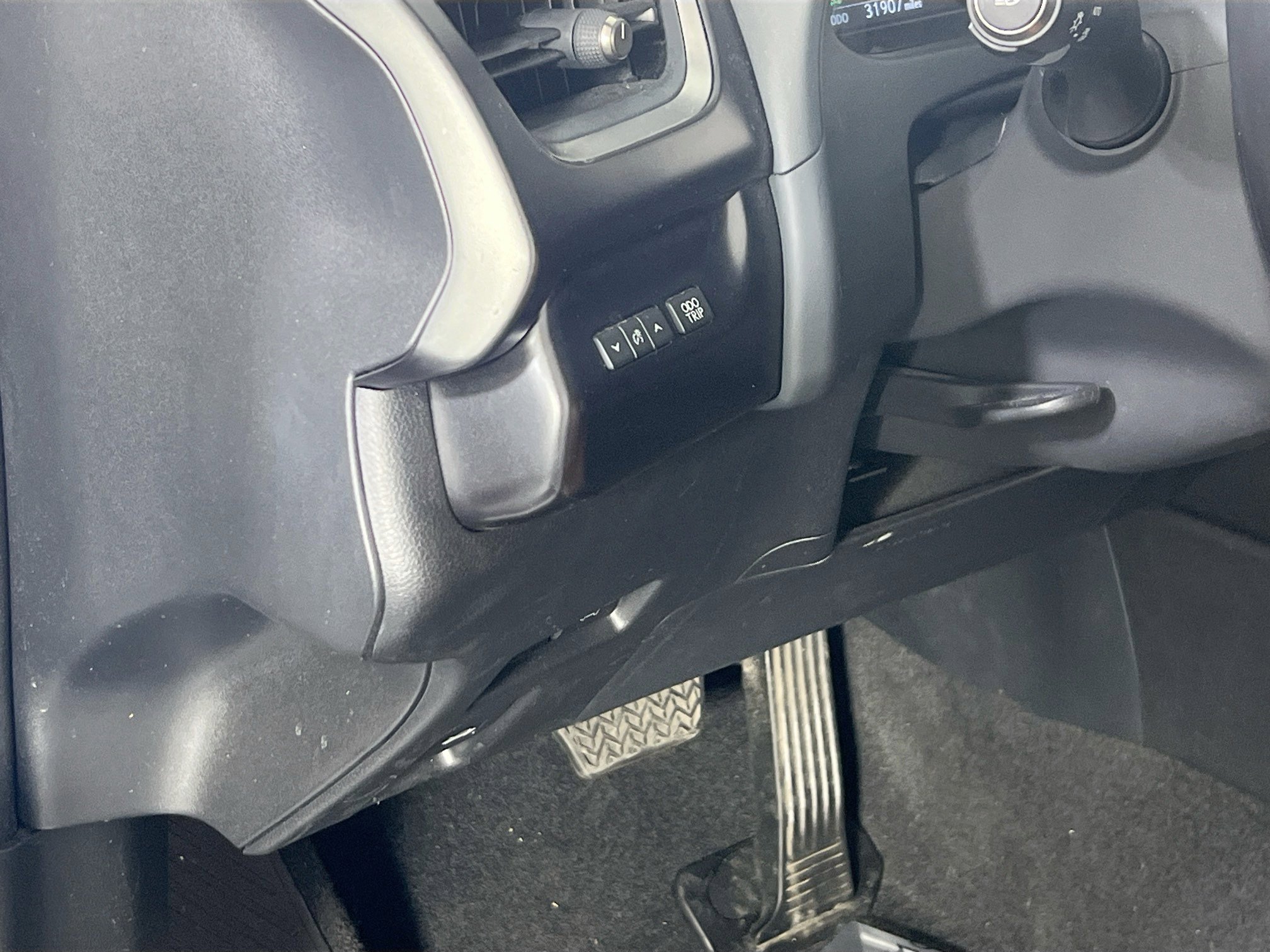 Used 2023 Lexus UX 250h AWD w/ Premium Package image 10