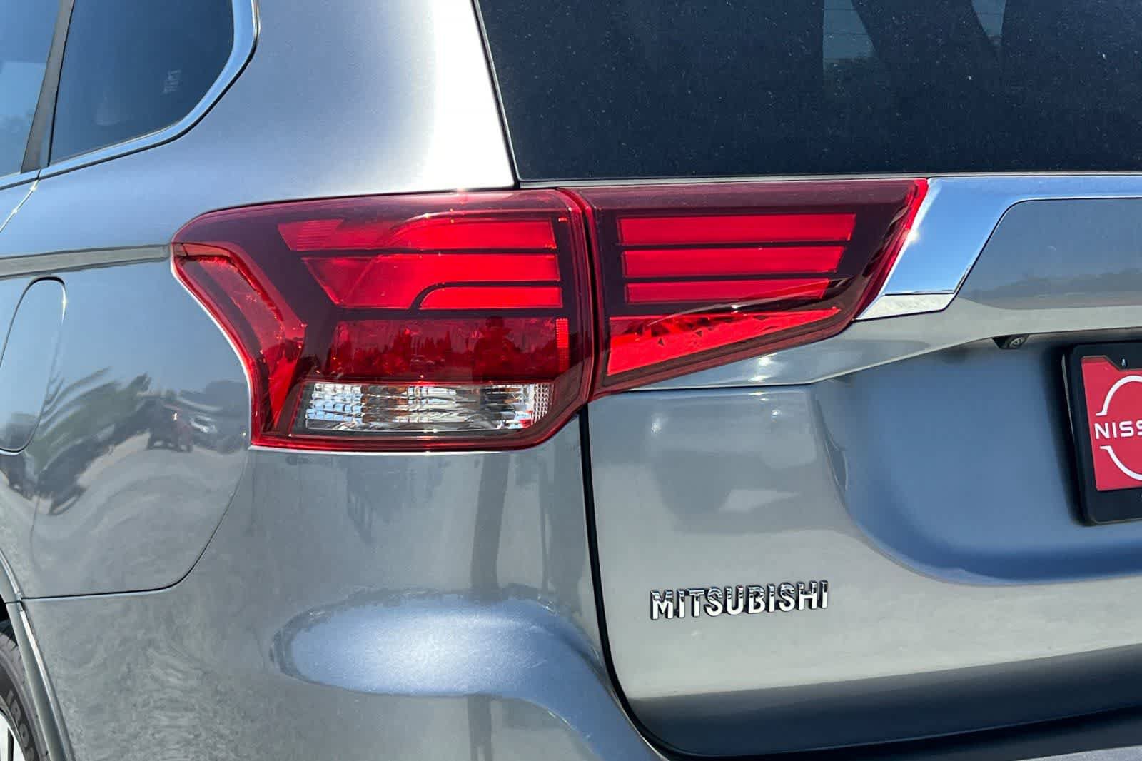 Used 2019 Mitsubishi Outlander SEL FWD image 13