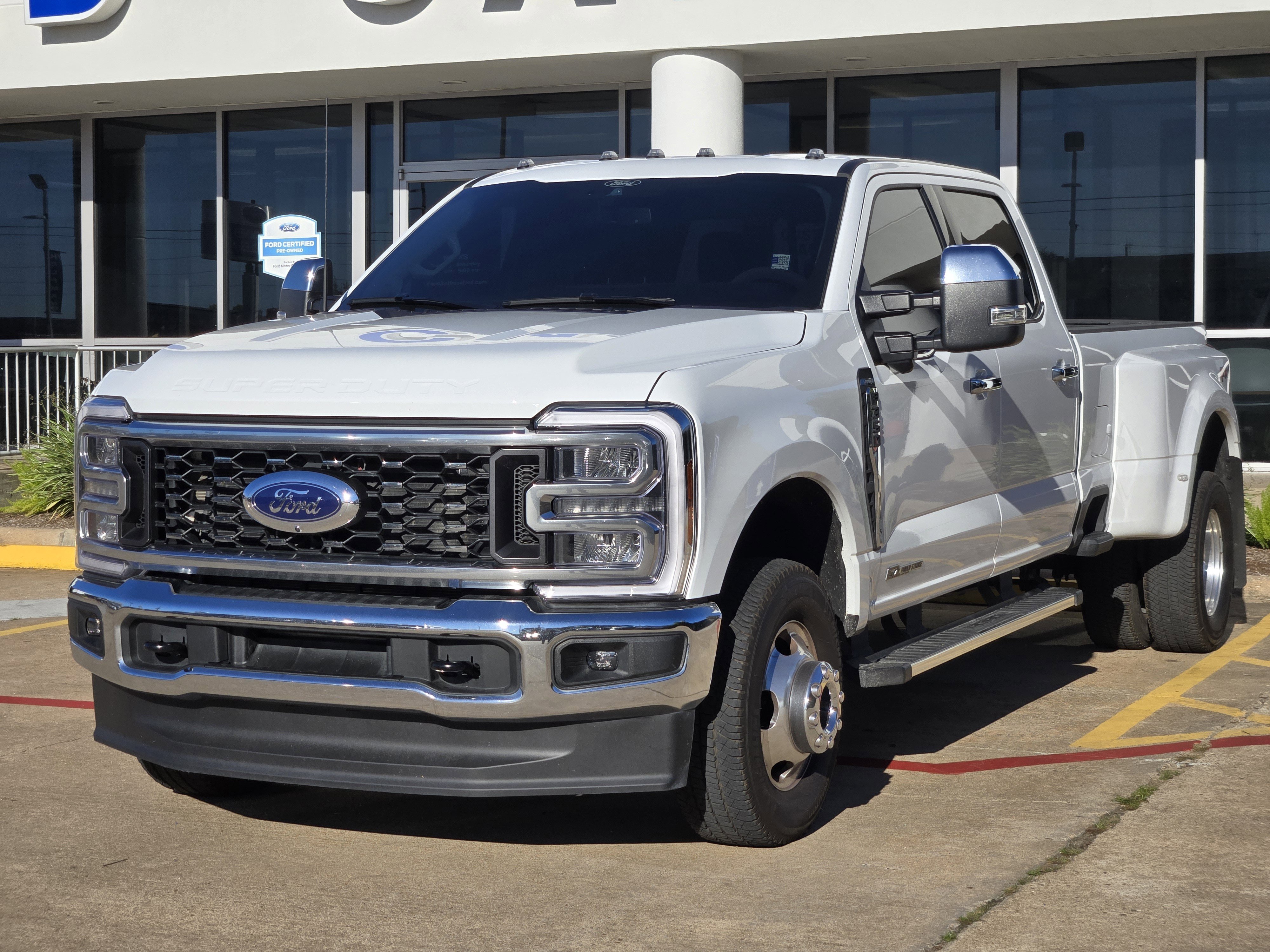 Used 2025 Ford F350 Lariat w/ Chrome Package image 2