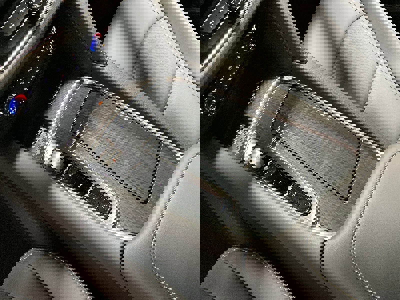 Used 2024 Buick Enclave Essence image 17