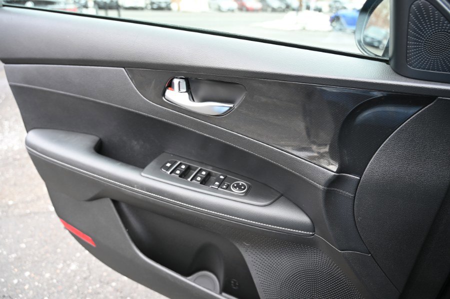 Used 2023 Kia Forte GT-Line w/ GT-Line Premium Package image 23