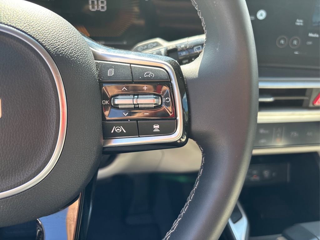 Certified 2025 Kia Sorento S image 24