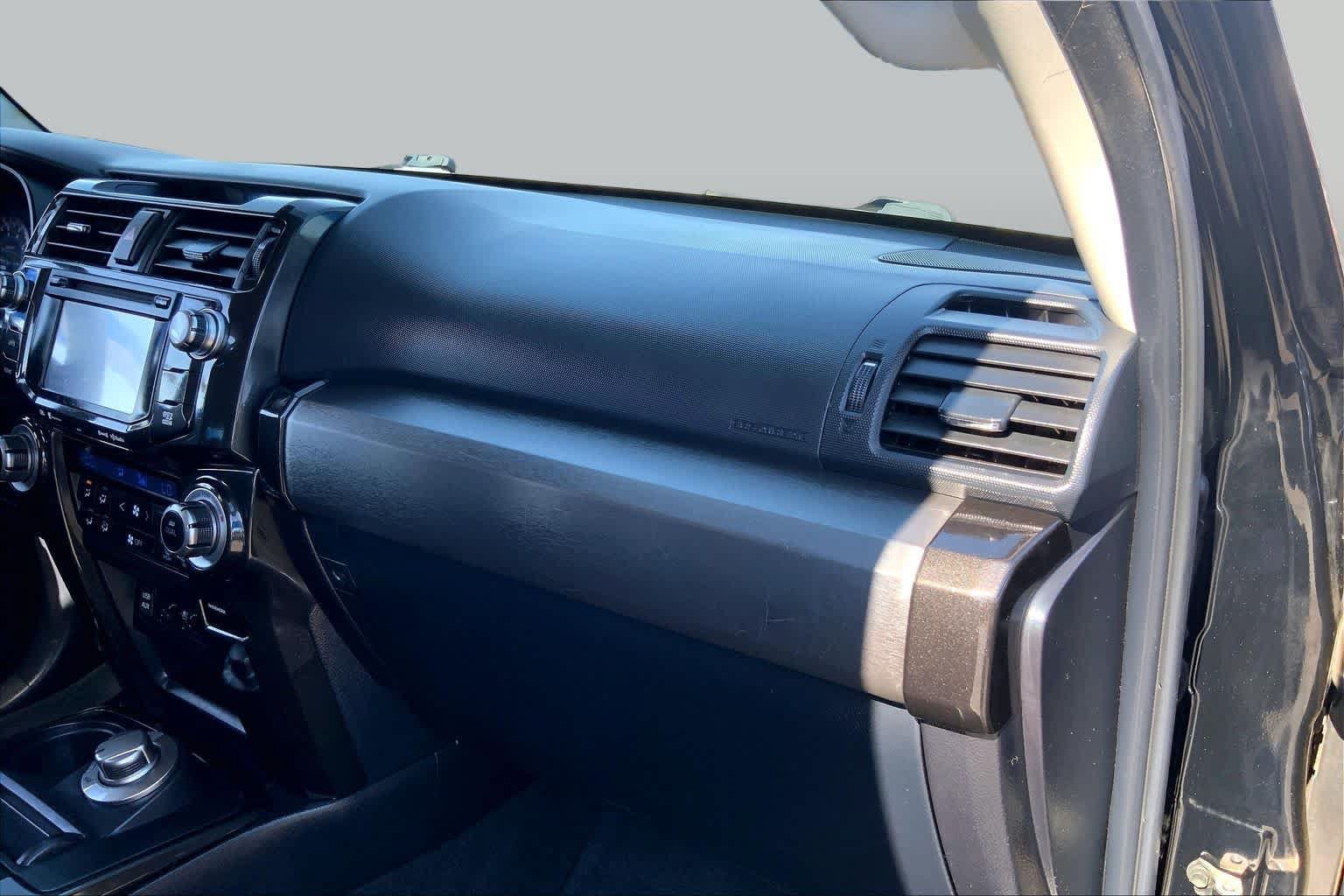 Used 2019 Toyota 4Runner Limited AWD/4WD image 19