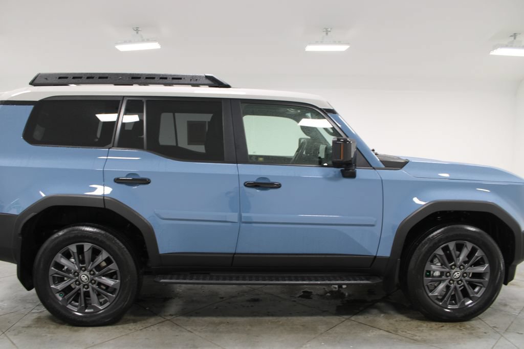 Used 2026 Toyota Land Cruiser w/ Premium Package AWD/4WD image 11
