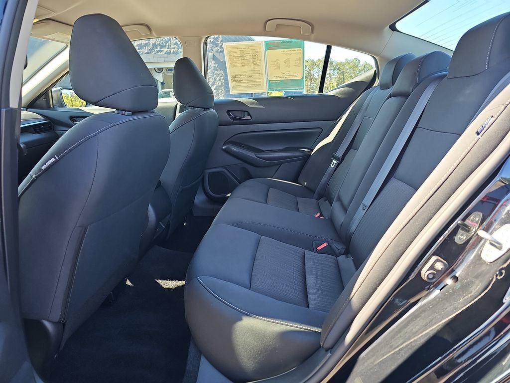 Used 2024 Nissan Altima 2.5 SV image 17