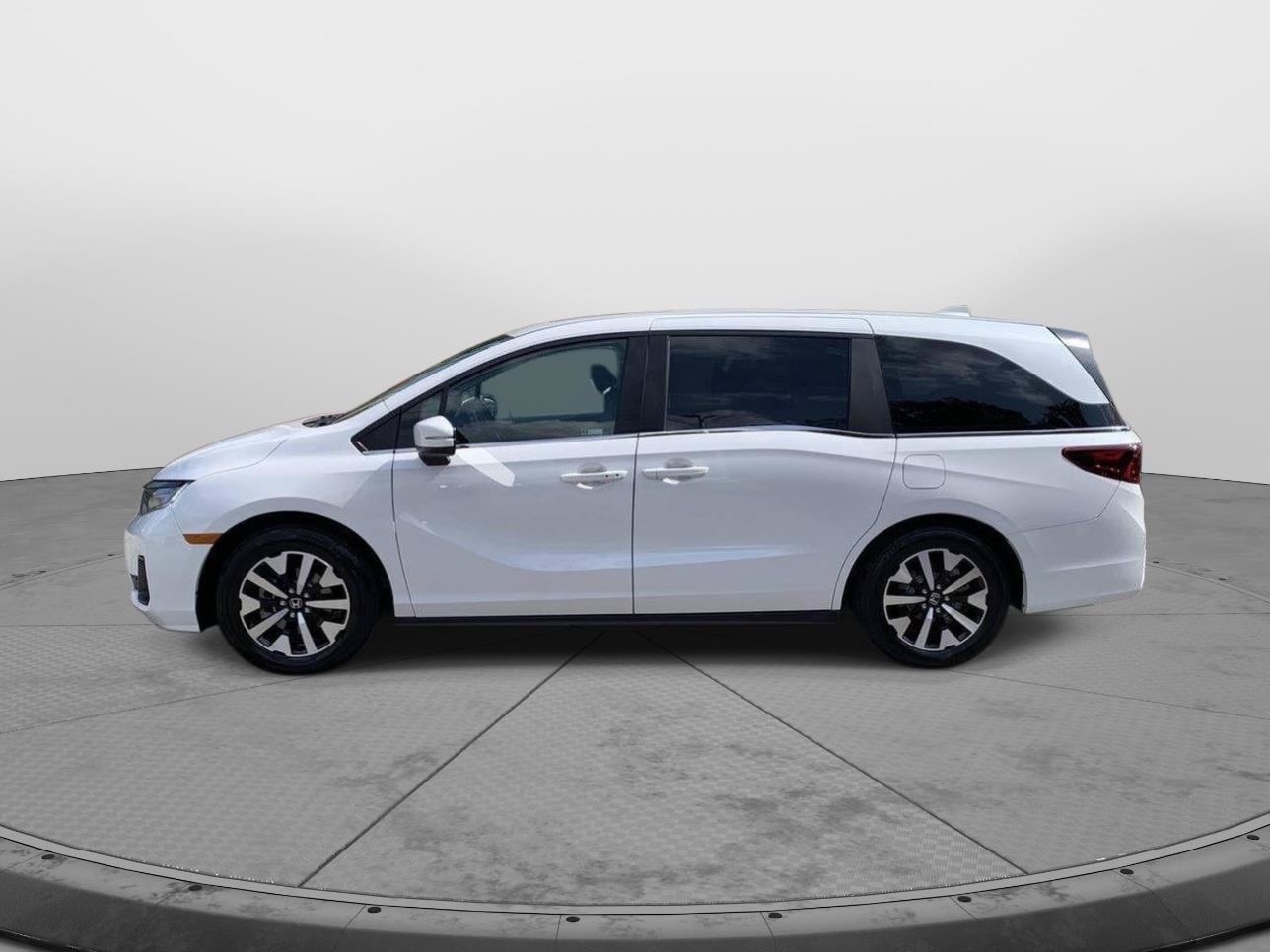 Certified 2026 Honda Odyssey EX-L image 6