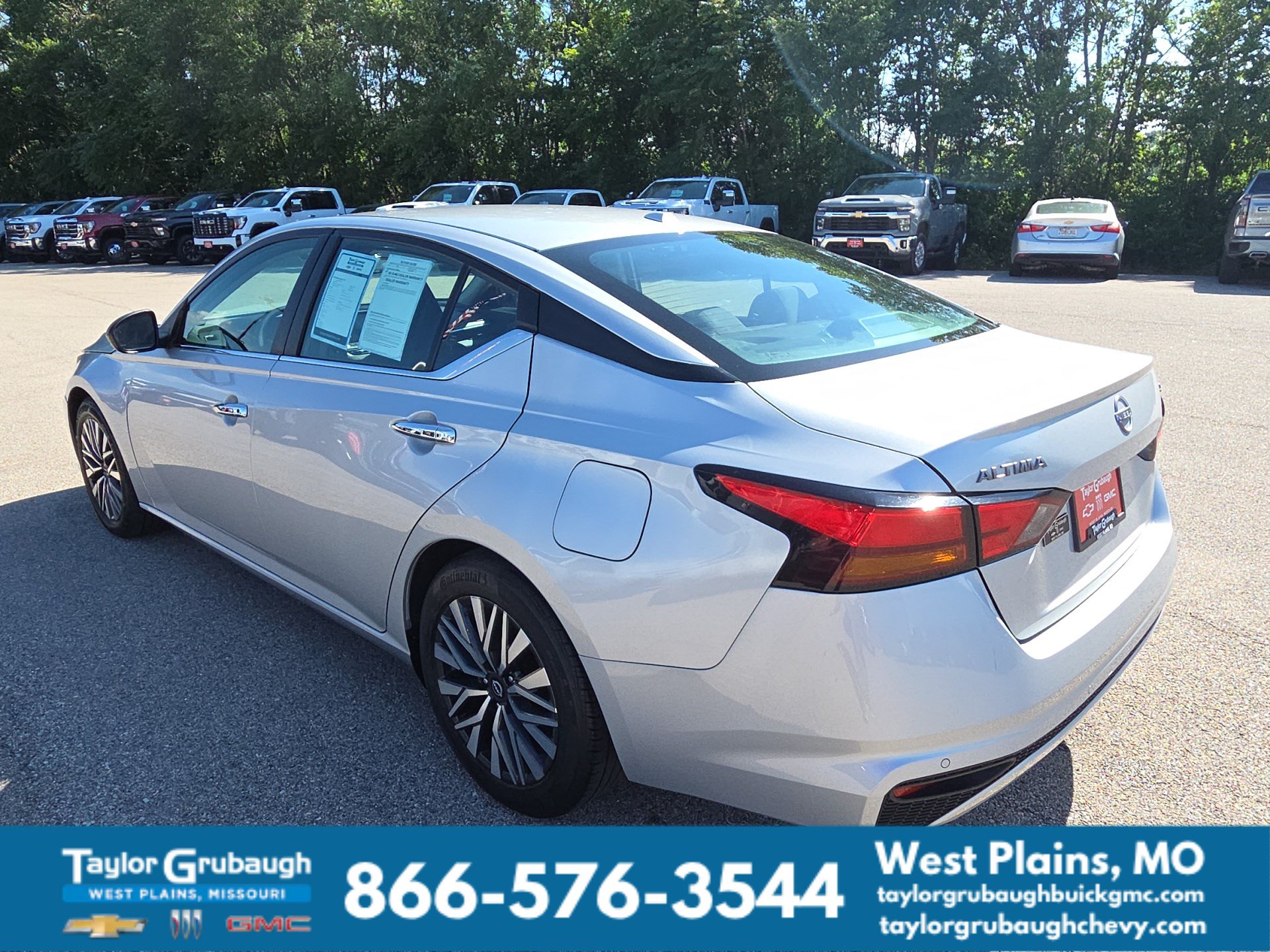 Used 2024 Nissan Altima 2.5 SV FWD image 6
