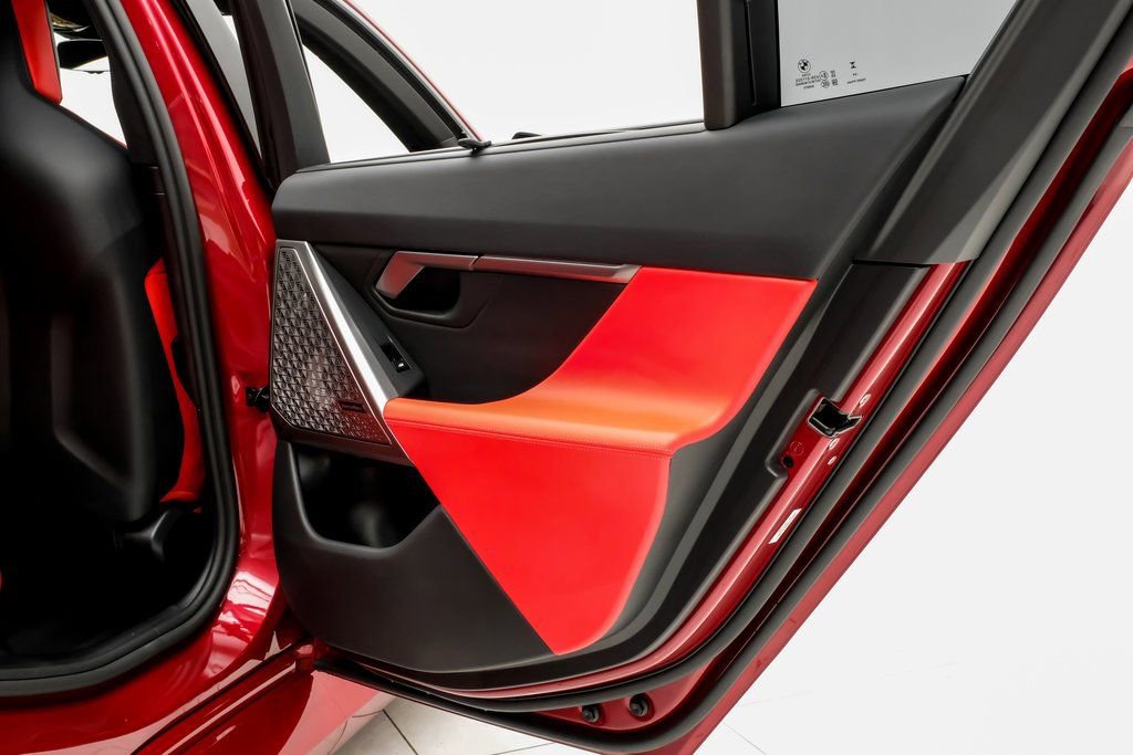Used 2025 BMW M5 w/ Carbon Package image 39