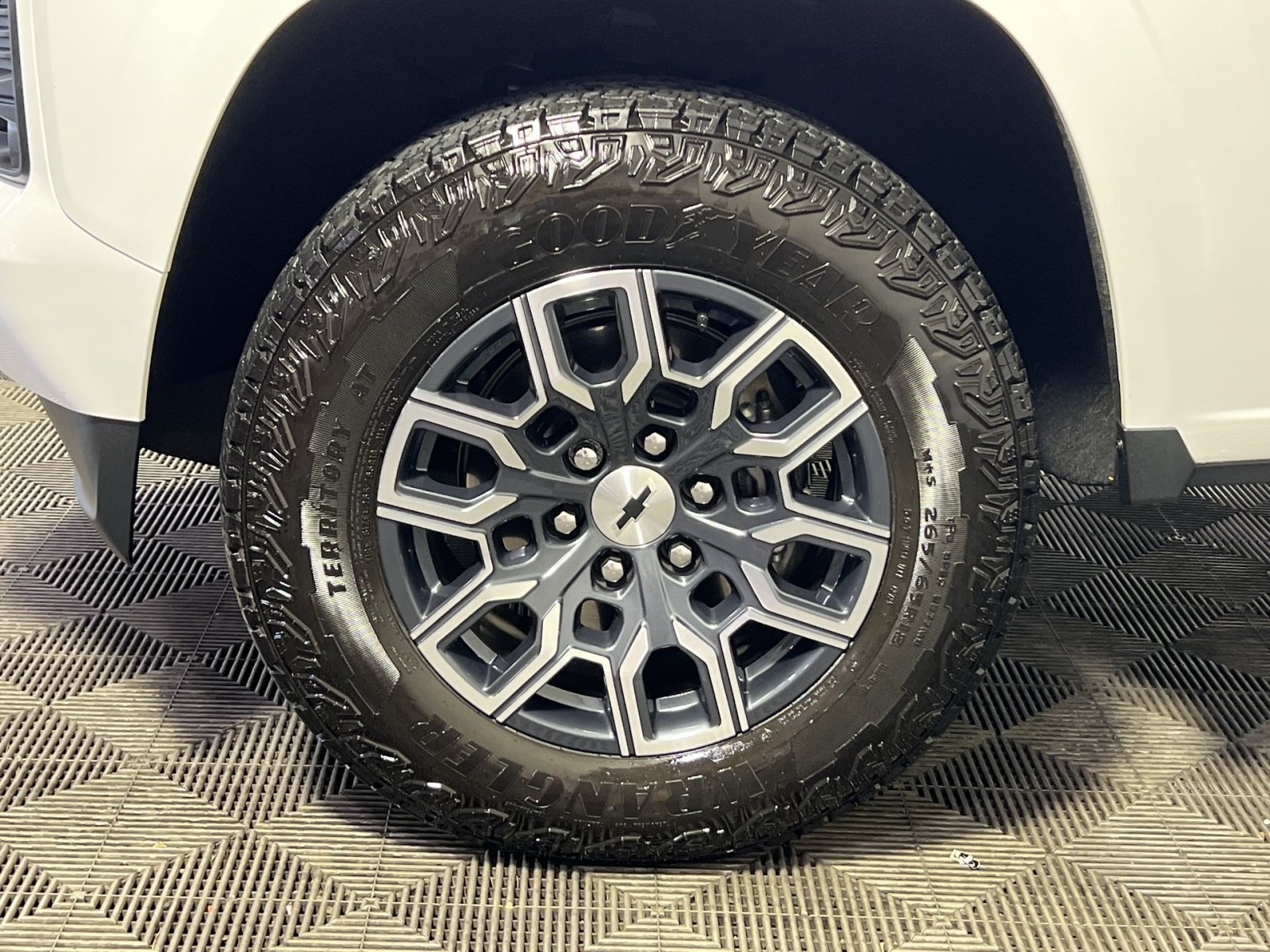 Used 2026 Chevrolet Colorado Z71 AWD/4WD image 12