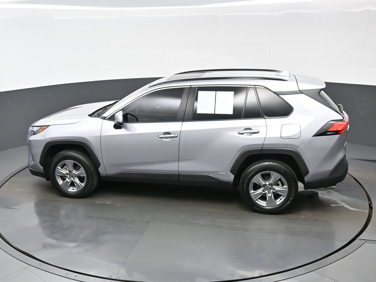 Used 2022 Toyota RAV4 XLE w/ Convenience Package AWD/4WD image 38