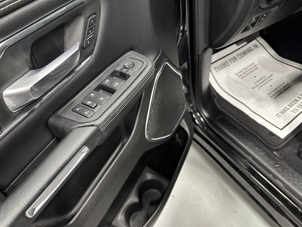 Used 2025 RAM 1500 Laramie AWD/4WD image 9