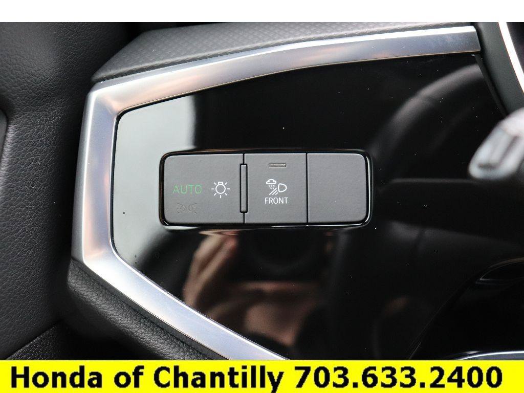 Used 2020 Audi Q3 2.0T Premium Plus w/ Premium Plus Package AWD/4WD image 14