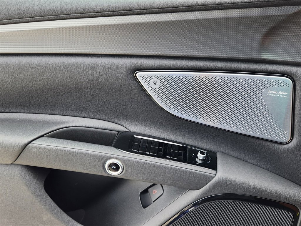 Used 2024 Maserati Grecale GT image 12