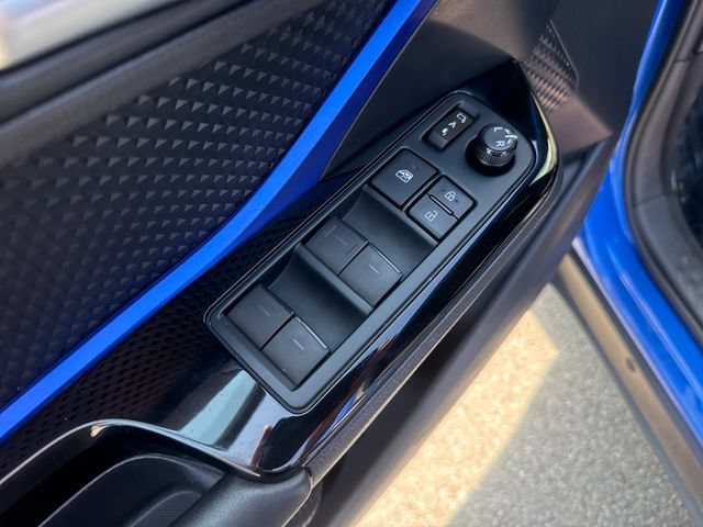 Used 2021 Toyota C-HR XLE FWD image 10