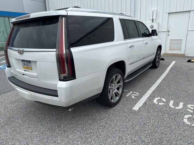 Used 2016 Cadillac Escalade ESV Luxury AWD/4WD image 2