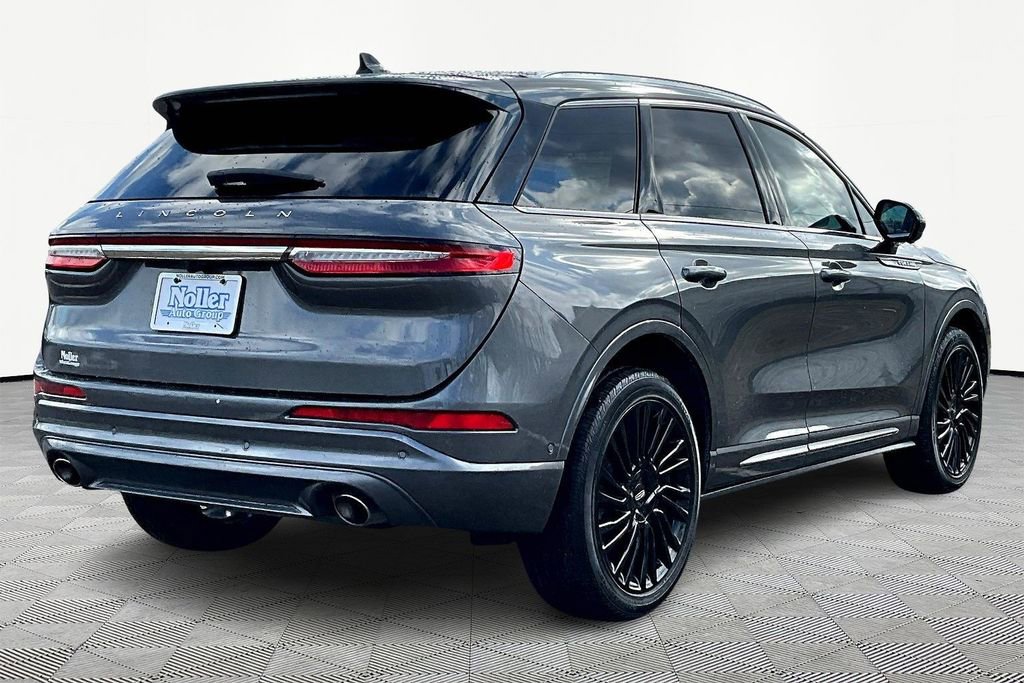 Used 2022 Lincoln Corsair Reserve w/ Equipment Group 201A image 2