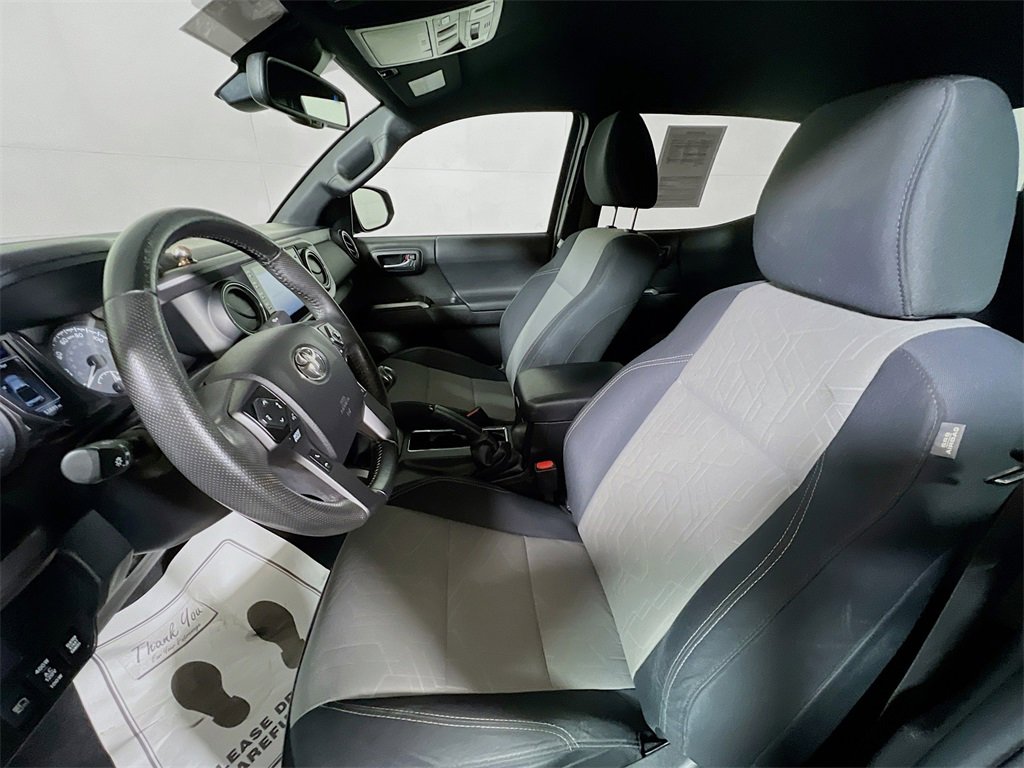 Certified 2022 Toyota Tacoma TRD Off-Road image 19