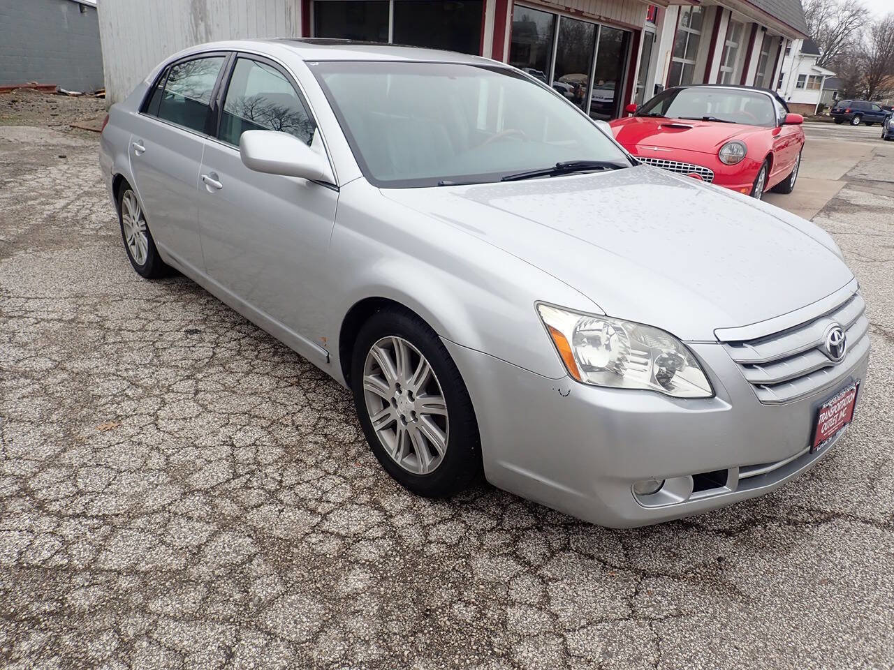 Used 2006 Toyota Avalon Limited image 2