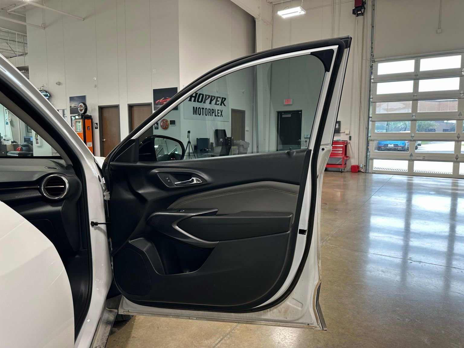 Used 2024 Chevrolet Trax ACTIV w/ Driver Confidence Package FWD image 31
