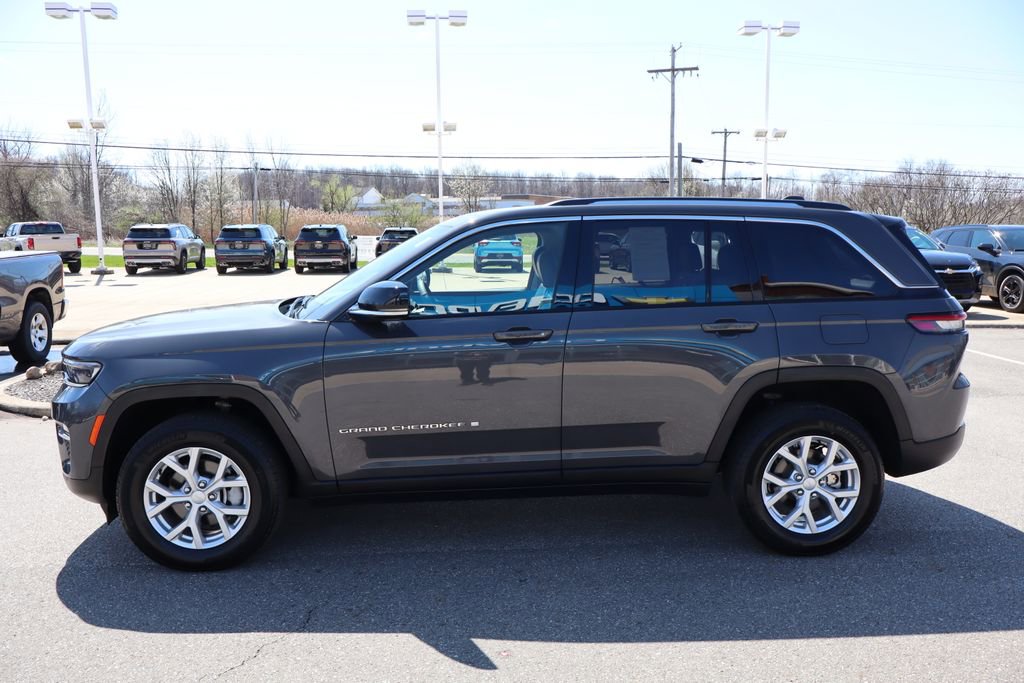 Used 2023 Jeep Grand Cherokee Limited image 27