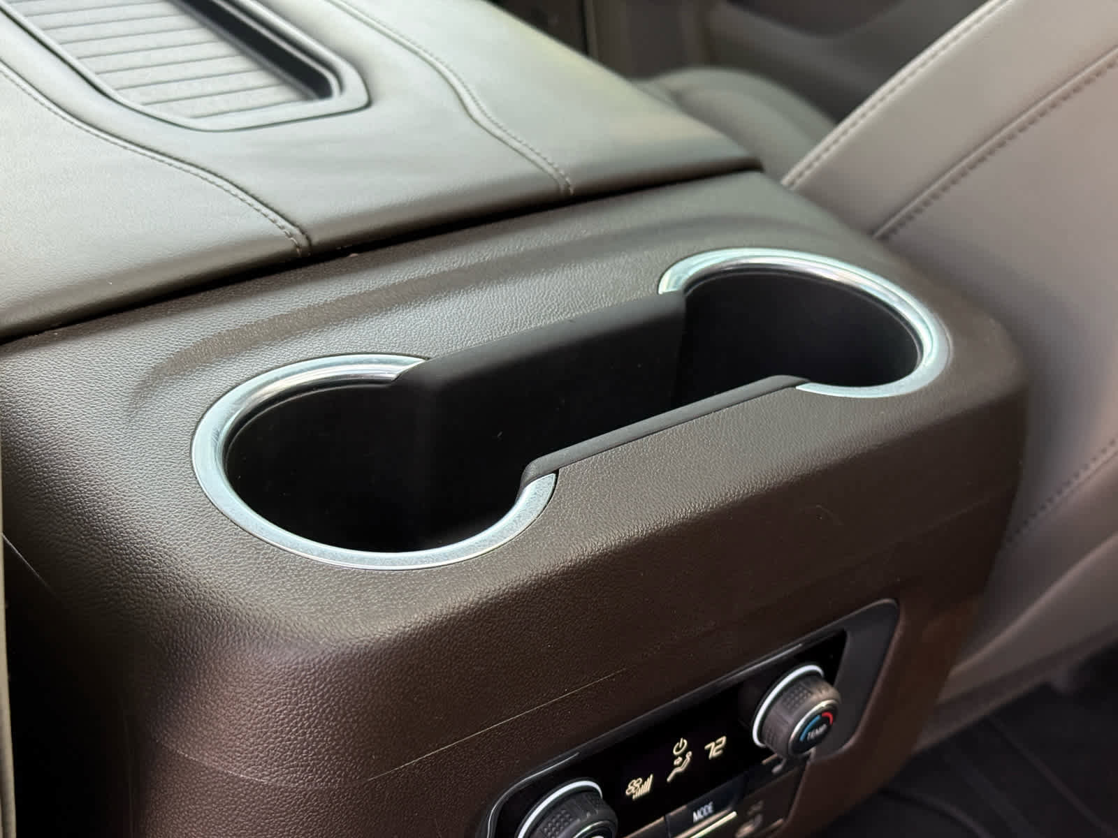 Used 2021 Chevrolet Tahoe Z71 w/ Z71 Signature Package image 30