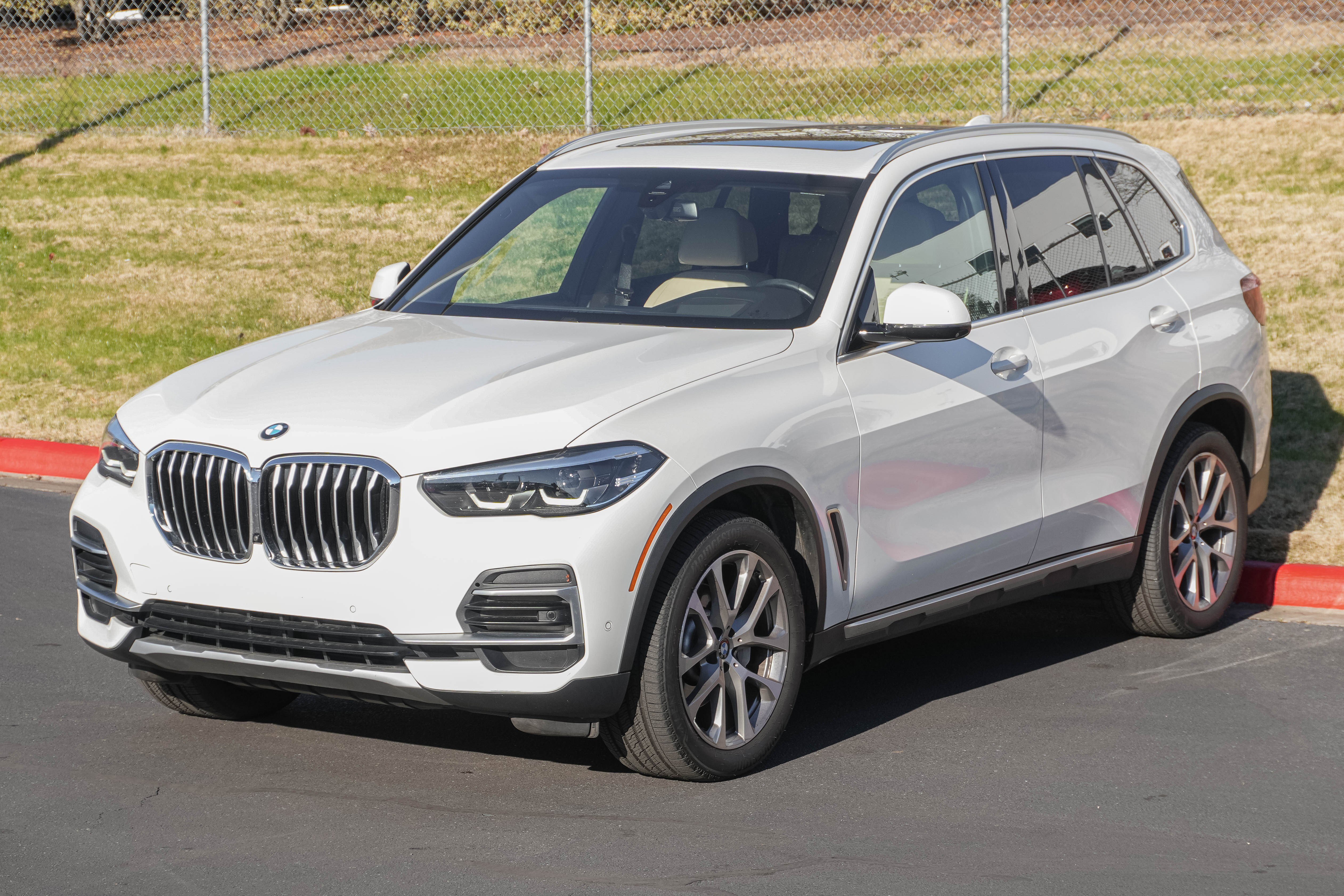 Used 2022 BMW X5 xDrive40i w/ Luxury Seating Package image 5