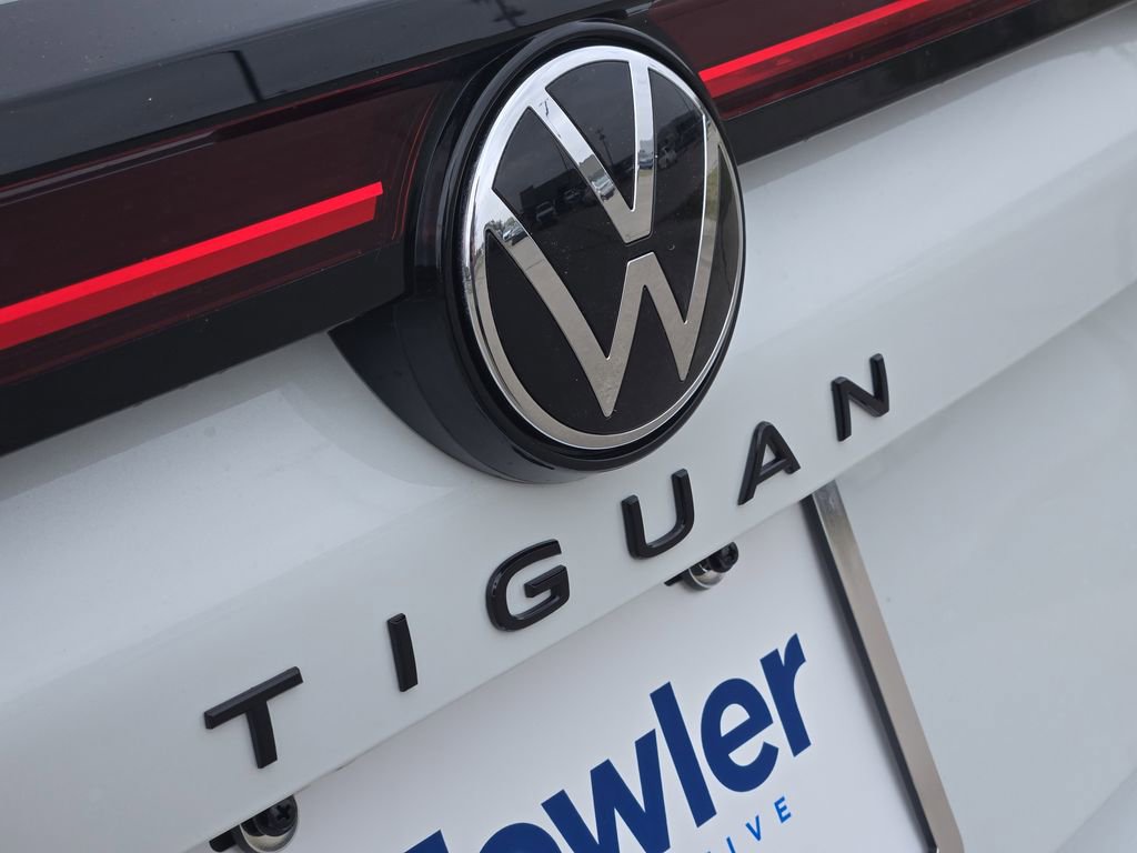 New 2026 Volkswagen Tiguan SE R-Line image 7