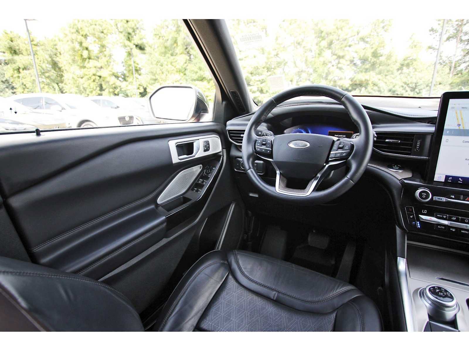 Used 2021 Ford Explorer Platinum w/ Equipment Group 601A AWD/4WD image 6