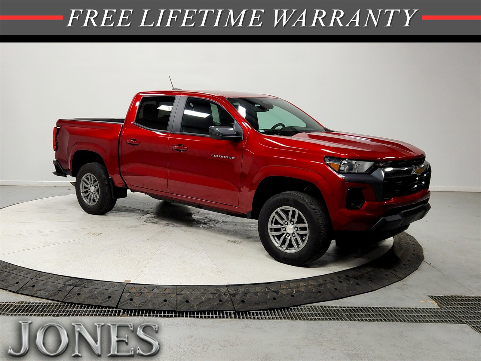 Used 2024 Chevrolet Colorado LT w/ LT Convenience Package II image 1