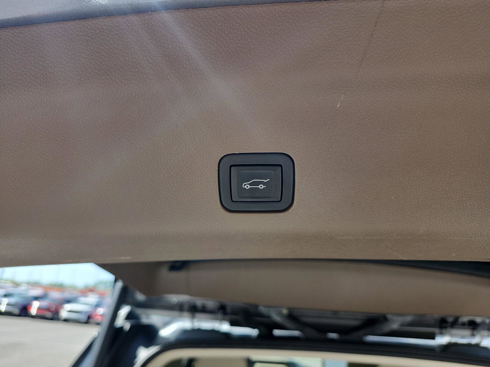 Used 2023 GMC Yukon XL Denali w/ Denali Reserve Package image 12