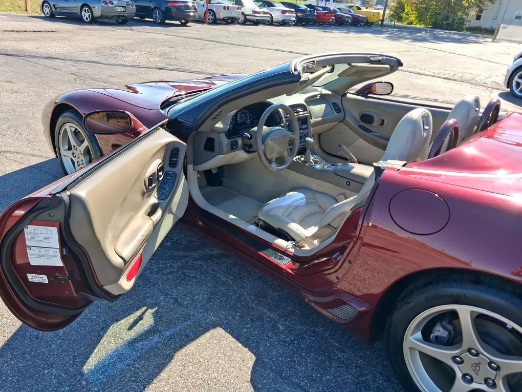 Used 2003 Chevrolet Corvette Convertible w/ Preferred Equipment Group1 RWD image 46