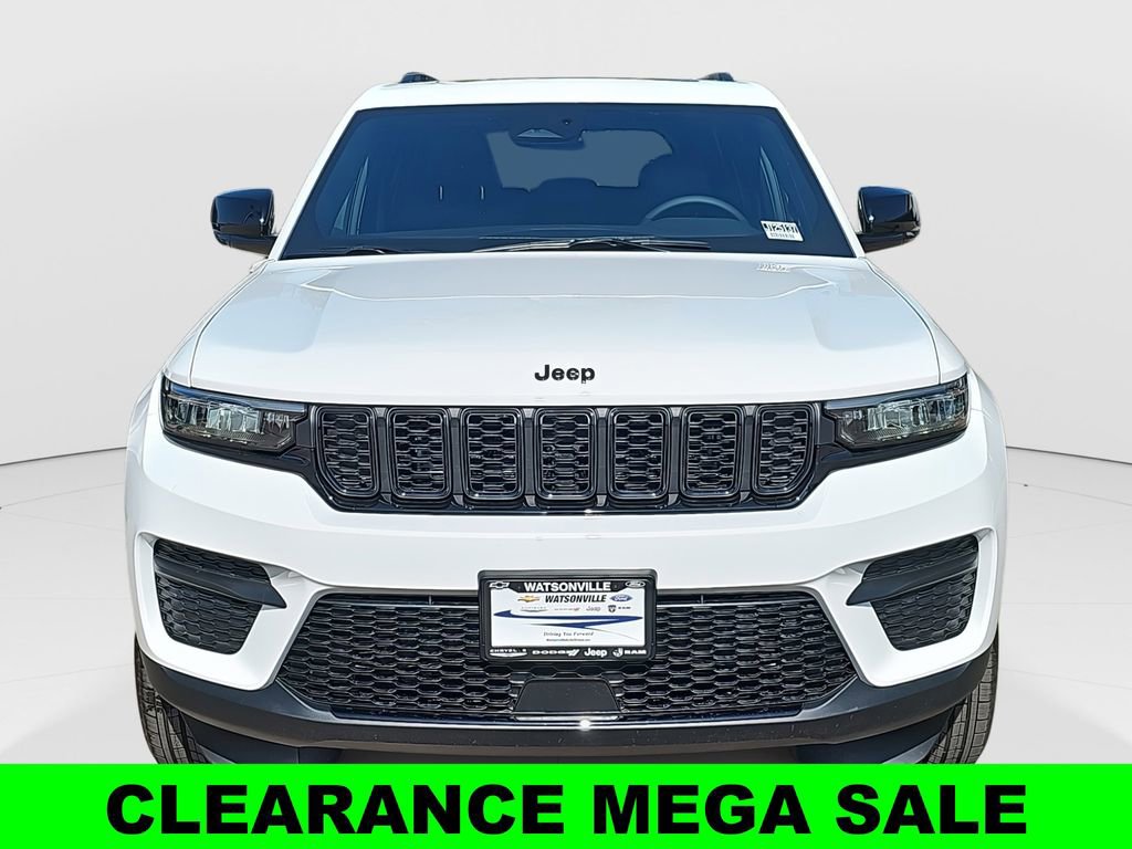 New 2025 Jeep Grand Cherokee Altitude image 8