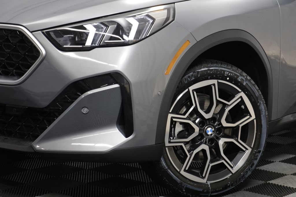 New 2026 BMW X2 xDrive28i w/ Technology Package AWD/4WD image 4