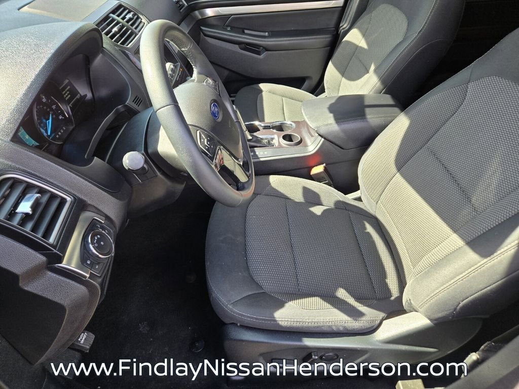 Used 2019 Ford Explorer XLT w/ Equipment Group 201A image 10