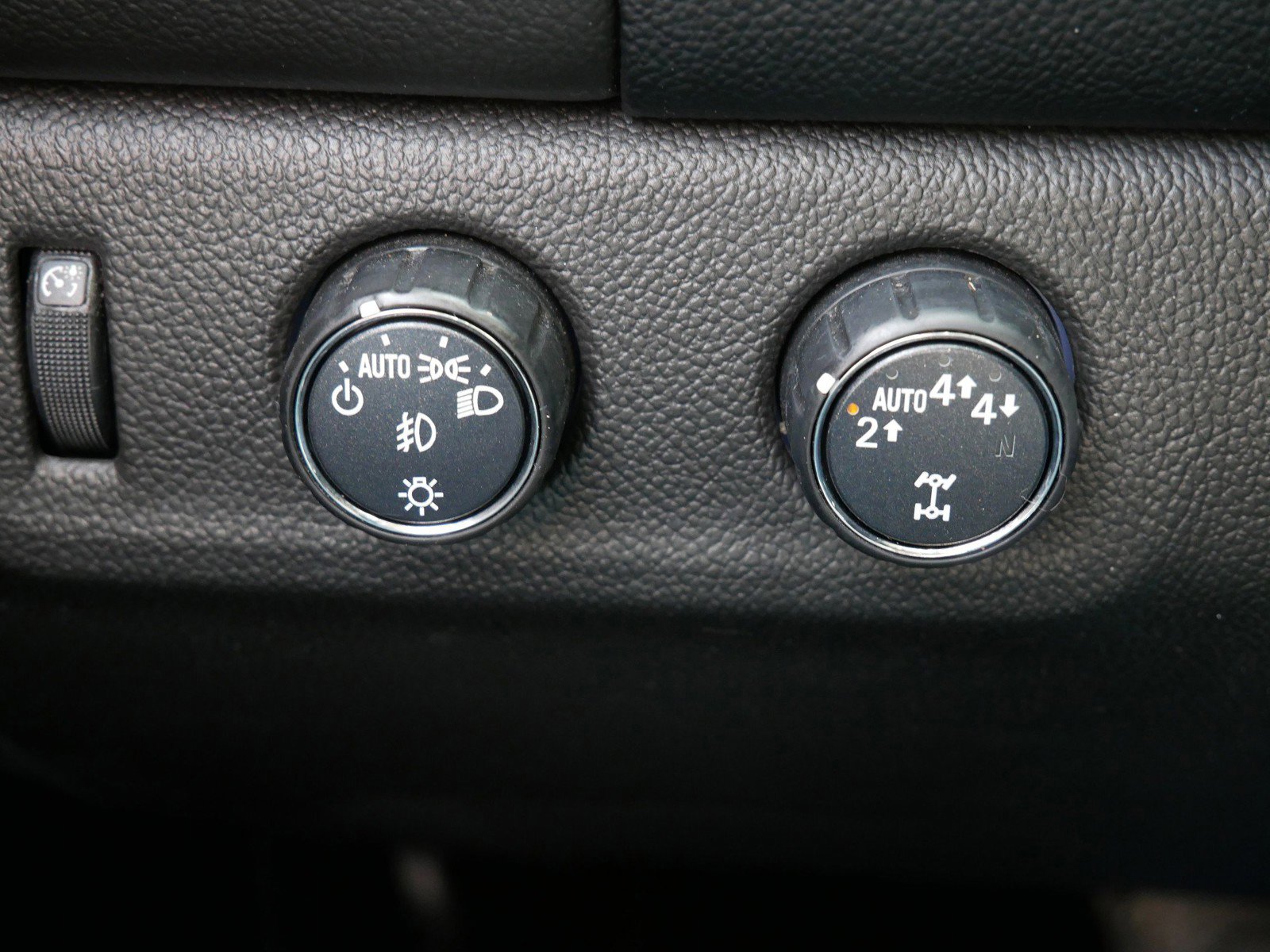 Used 2018 GMC Canyon SLT w/ Driver Alert Package image 29