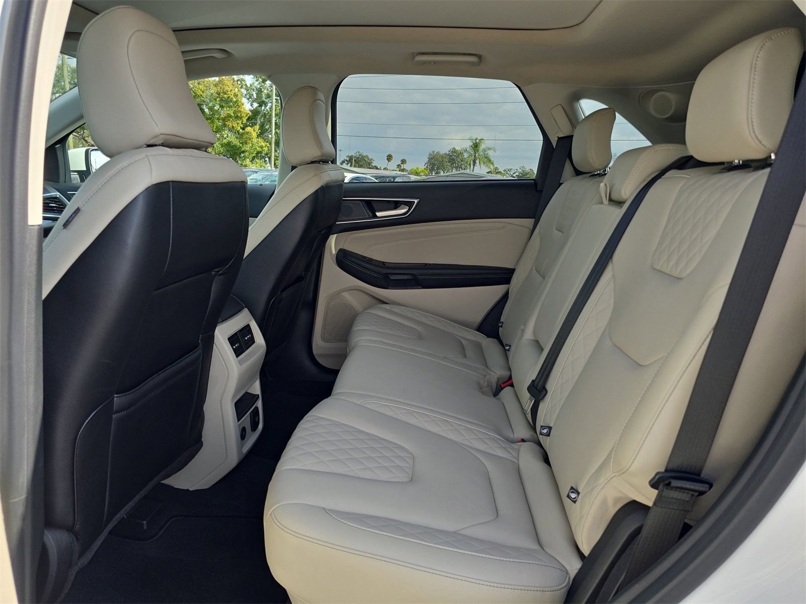 Used 2023 Ford Edge Titanium image 13