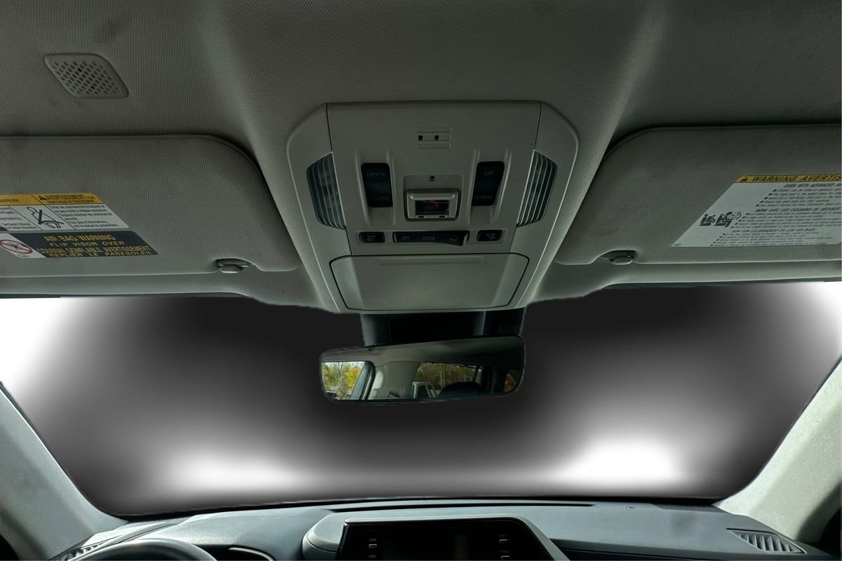 Used 2021 Toyota Highlander XLE image 16