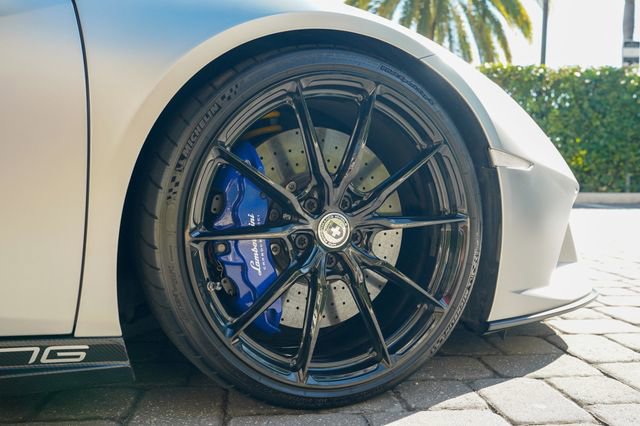 Used 2020 Lamborghini Huracan EVO image 34