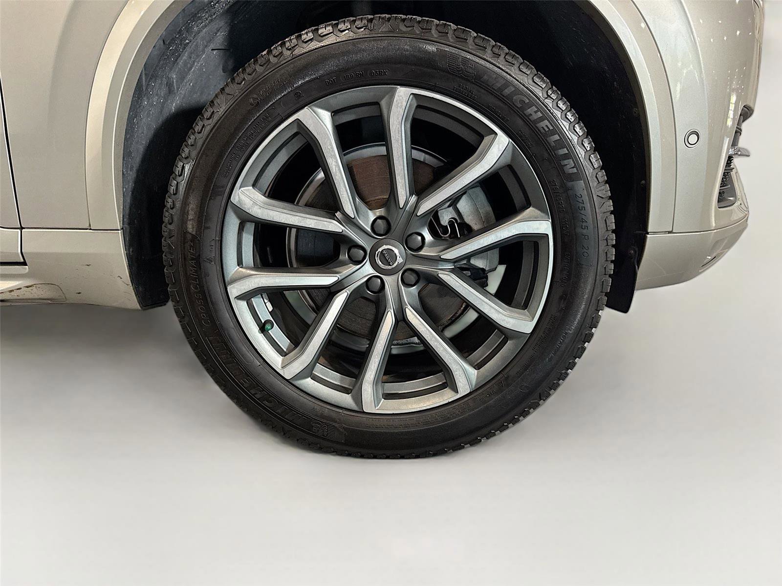 Used 2017 Volvo XC90 T6 Momentum w/ Vision Package image 35